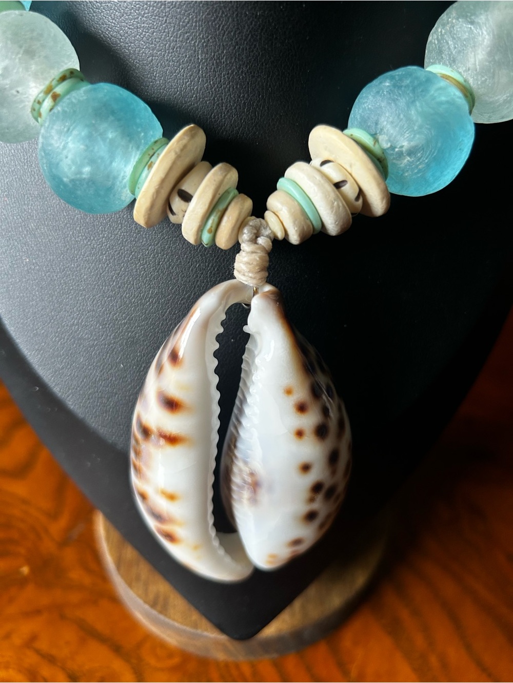 Twine & Twig Conch Shell Necklace - Picture 2 of 4